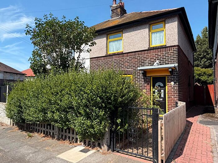 3 Bedroom Semi-Detached House For Sale In Regal Avenue, Blackpool, FY4