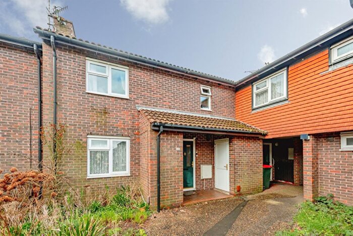 2 Bedroom Maisonette For Sale In Wycliffe Court, Crawley, RH11