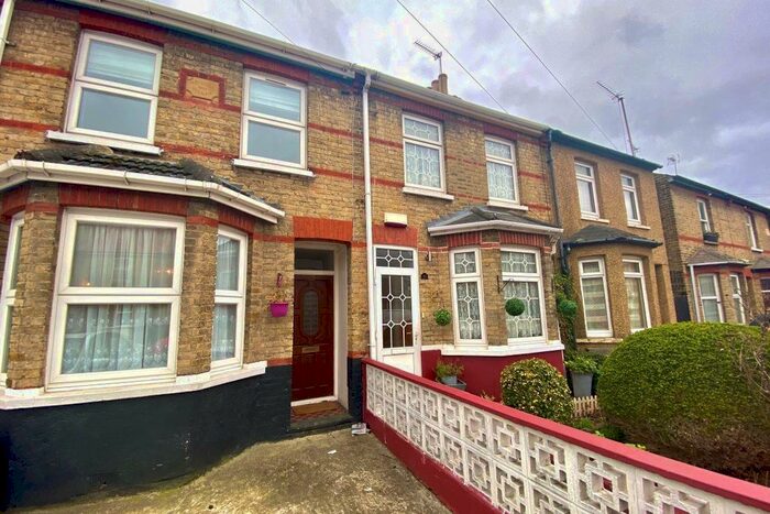 3 Bedroom Property To Rent In Queens Road, Slough SL1