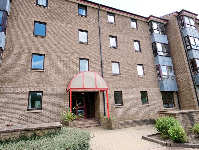 3 Bedroom Flat To Rent In Sienna Gardens, Newington, Edinburgh, EH9