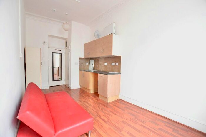 Studio To Rent In Camberwell Church Street, London, SE5