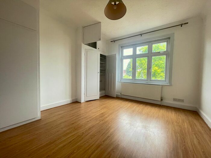 4 Bedroom Terraced House To Rent In Princes Avenue, London, N13