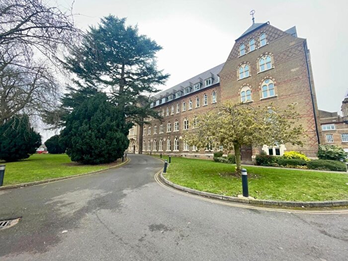 1 Bedroom Flat To Rent In Borough Road, Osterley, Isleworth, TW7