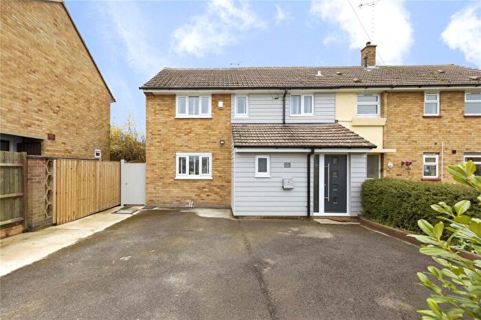 3 Bedroom End Of Terrace House For Sale In Meadgate Avenue, Chelmsford, Essex, CM2