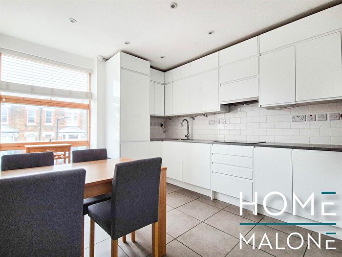 2 Bedroom Flat To Rent In Albion Road, London, N16