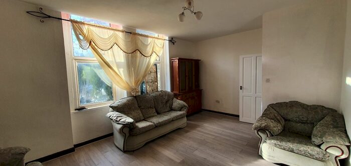 1 Bedroom Flat To Rent In Keighley Rd, Bradford, BD8
