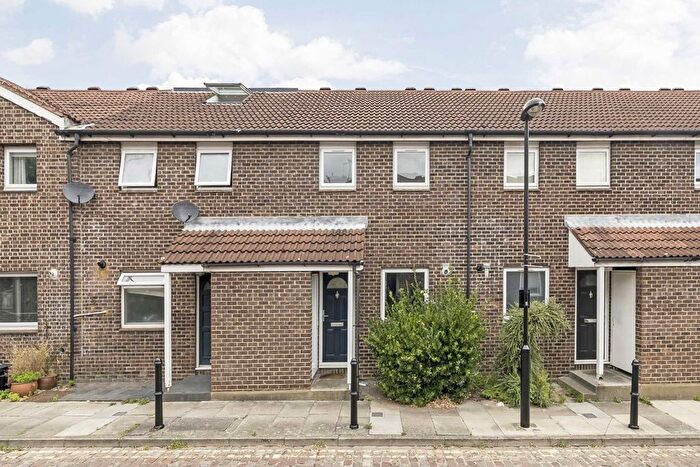 2 Bedroom Property To Rent In Shirland Mews, London, W9