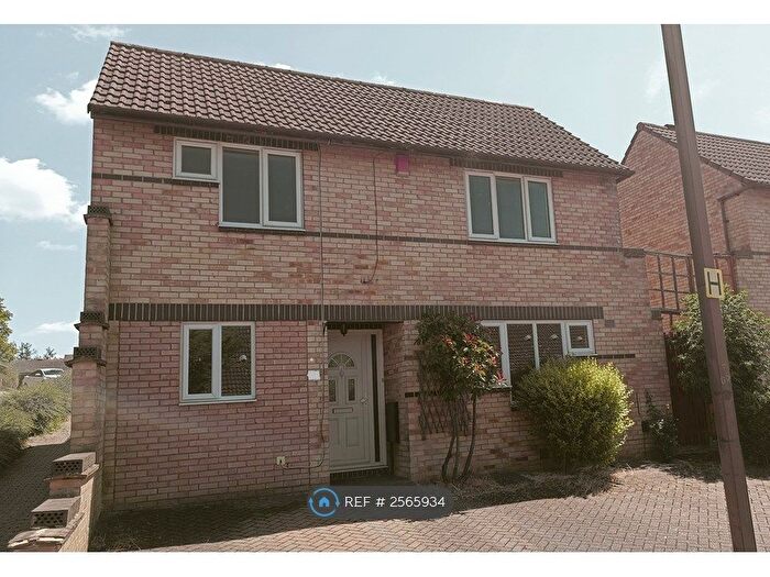 4 Bedroom Detached House To Rent In Gramwell, Milton Keynes, MK5