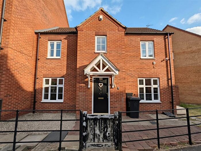 3 Bedroom Semi-detached House To Rent In Shalford Road, Humberstone, Leicester, LE5
