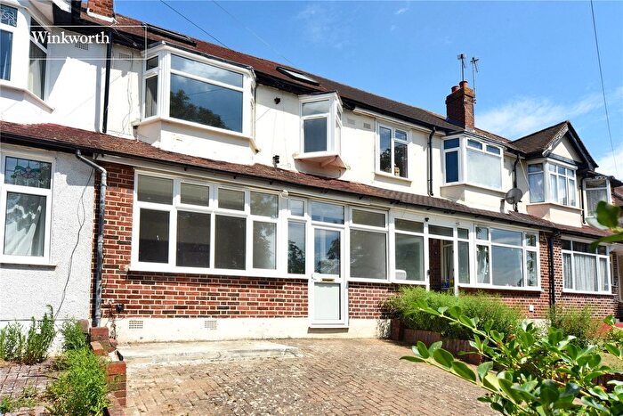 5 Bedroom Terraced House For Sale In Hobart Road, Worcester Park, KT4