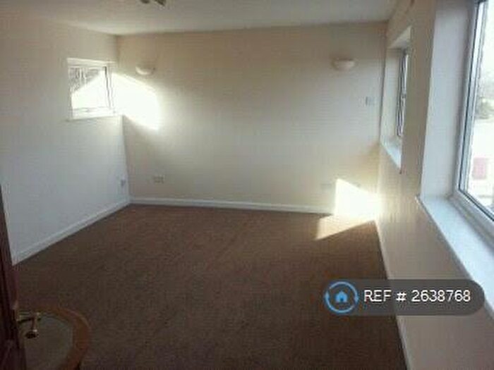 2 Bedroom Maisonette To Rent In Victoria Mews, Lymington, SO41