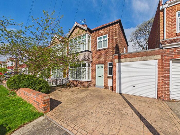 2 Bedroom Semi Detached House For Sale In Thorntree Drive, West Monkseaton, NE25