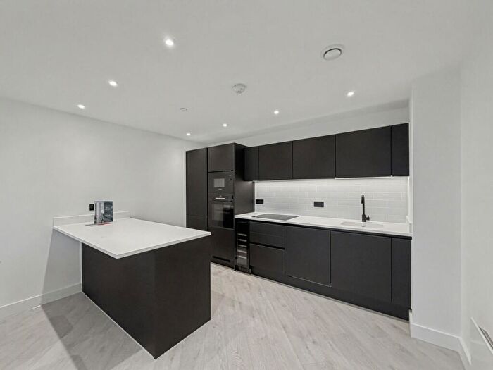 2 Bedroom Apartment To Rent In Manchester, M3