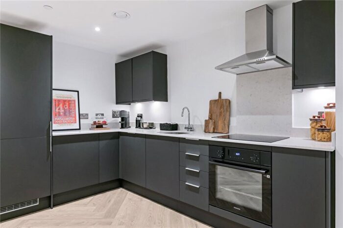 3 Bedroom Apartment To Rent In Gaythorn Street, Salford, M5