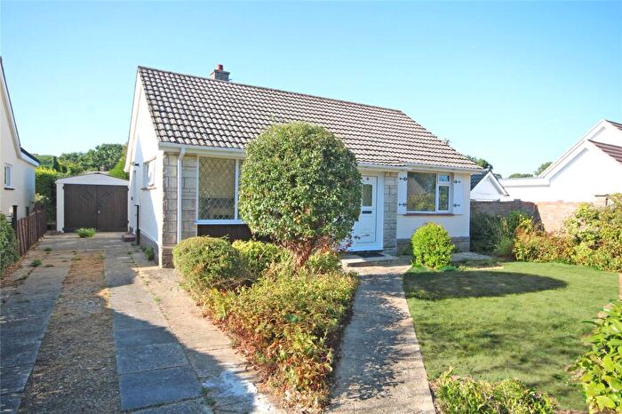 3 Bedroom Bungalow For Sale In Winton Way, New Milton, Hampshire, BH25