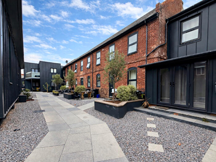 1 Bedroom Apartment To Rent In The Green, Cullompton, EX15