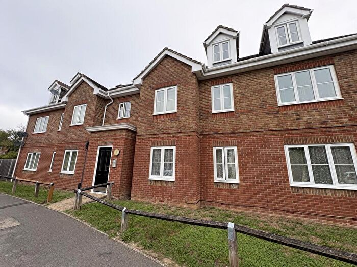 2 Bedroom Flat To Rent In Weston, Southampton, Hampshire, SO19