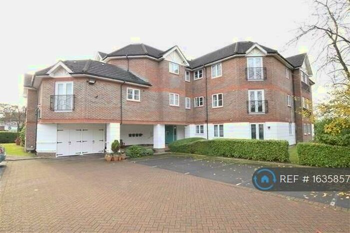 2 Bedroom Flat To Rent In Bartholomew Court, Edgware, HA8