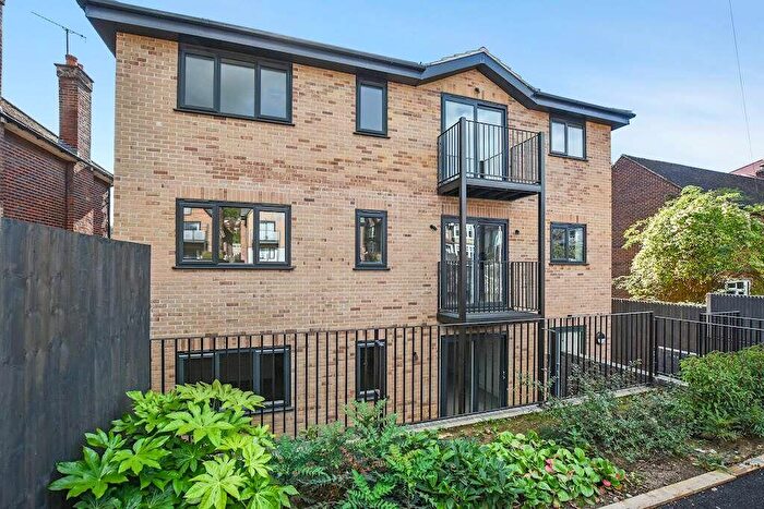2 Bedroom Apartment For Sale In West Wycombe Road, High Wycombe, Buckinghamshire, HP12