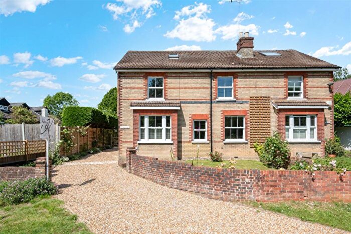 4 Bedroom Semi-Detached House For Sale In Dorking Road, Tadworth, KT20