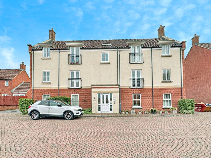 2 Bedroom Flat To Rent In Pearce Close, Bristol, BS35