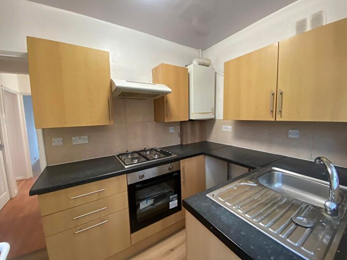 2 Bedroom Flat To Rent In Oakleigh Close, Whetstone, London, London, N20