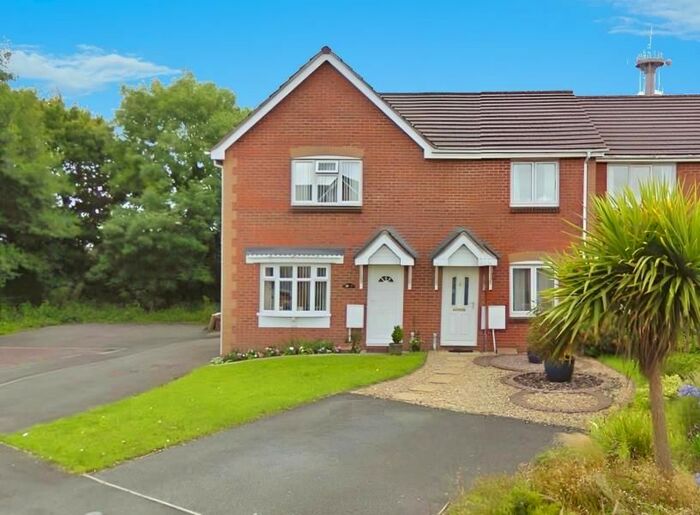 3 Bedroom End Of Terrace House To Rent In Lindsey Close, Portishead, Bristol, BS20