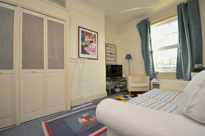 2 Bedroom Flat To Rent In Cork Place, Bath BA1