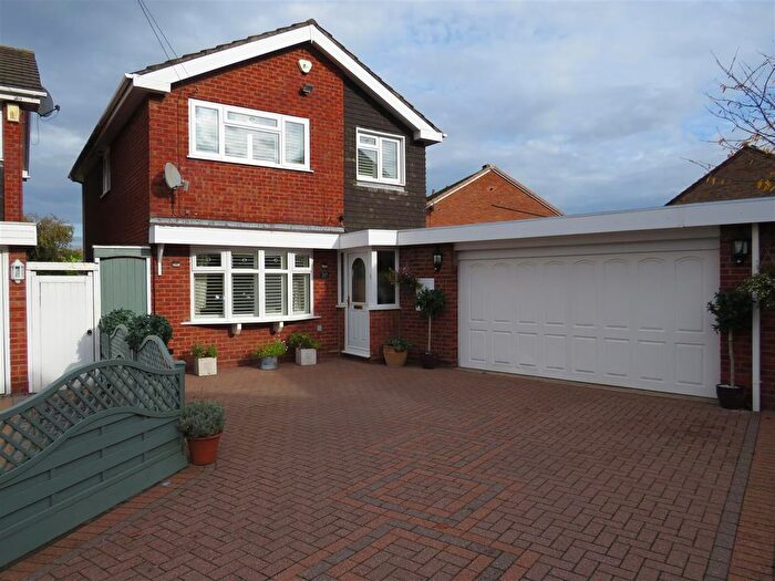3 Bedroom Detached House For Sale In Bridgeman Croft, Castle Bromwich., B36