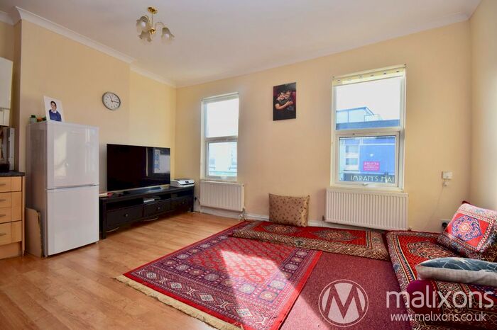 2 Bedroom Flat To Rent In Selkirk Road, London SW17