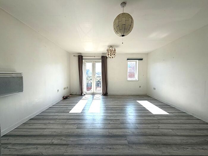 1 Bedroom Flat For Sale In Martin Street, London, SE28