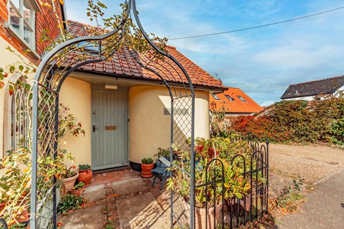 3 Bedroom Cottage For Sale In The Street, Rickinghall, IP22