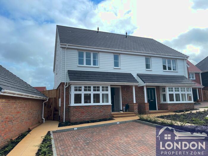 3 Bedroom Semi-Detached House To Rent In Omaha Grove, Tonbridge, TN12
