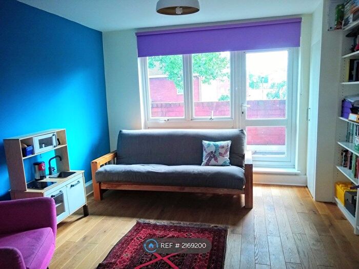 2 Bedroom Maisonette To Rent In Barton Close, London, E9