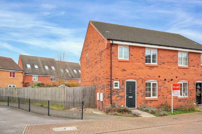 3 Bedroom Semi-Detached House To Rent In Newbury Crescent, Bourne, PE10