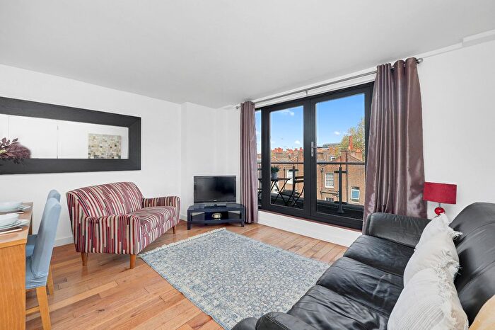 2 Bedroom Flat To Rent In Acton Street, London, WC1X