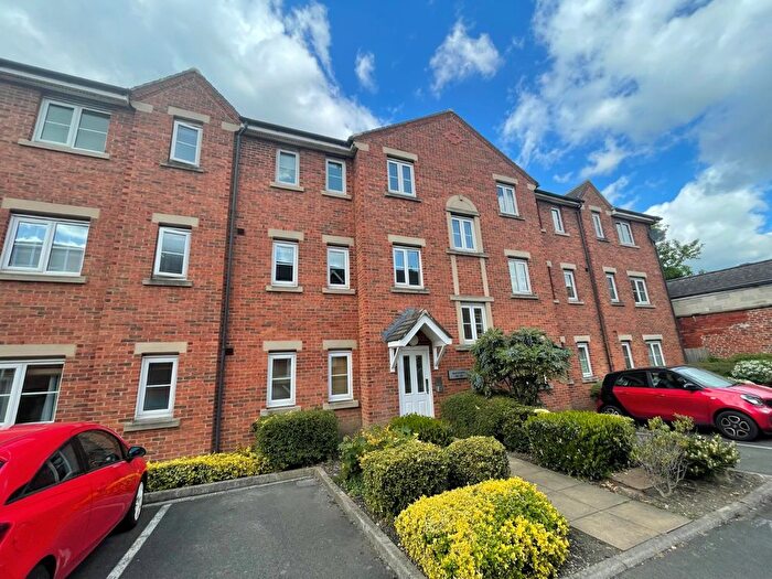 4 Bedroom Flat To Rent In Abbots Mews, Burley, Leeds, LS4