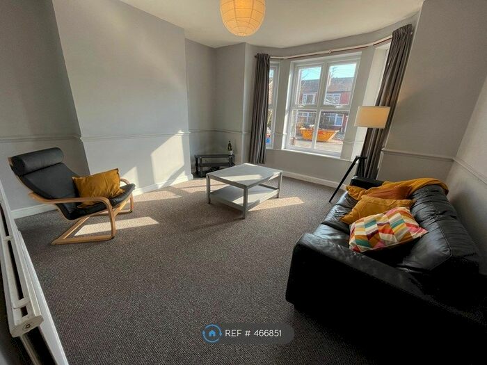 2 Bedroom Flat To Rent In Manley Road, Manchester, M16