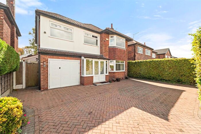 5 Bedroom Detached House For Sale In Kenilworth Road, Sale, M33