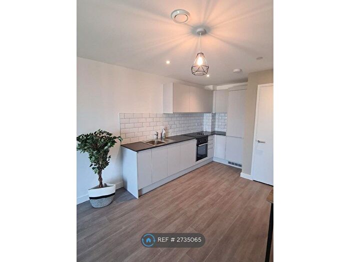 1 Bedroom Flat To Rent In Insignia, Old Trafford, Manchester, M16