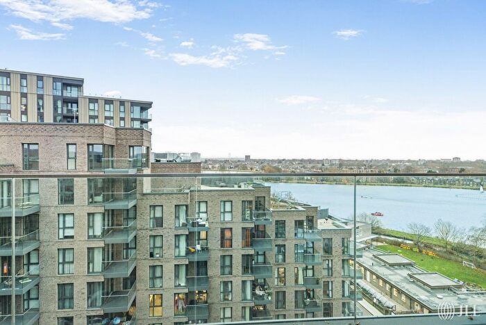 2 Bedroom Flat For Sale In Willowbrook House, N4