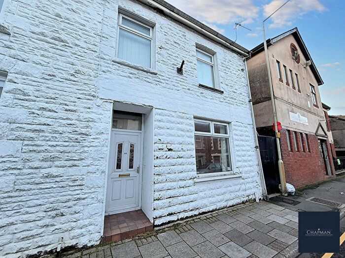 3 Bedroom End Of Terrace House For Sale In Llewellyn Street, Pontygwaith, CF43