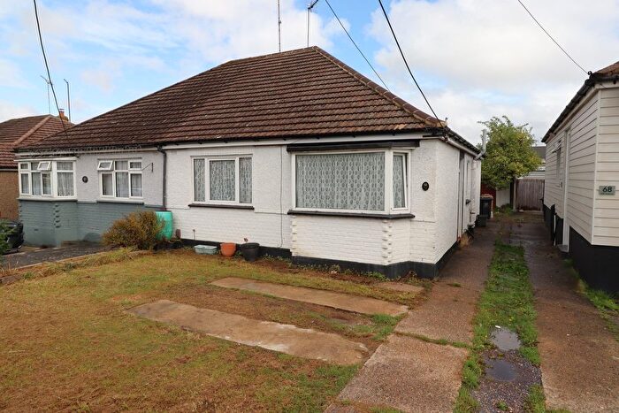 2 Bedroom Semi-Detached Bungalow To Rent In Hill Avenue, Wickford, SS11