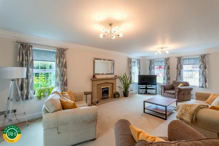 4 Bedroom Detached House For Sale In Oaklands, Bessacarr, Doncaster, DN4