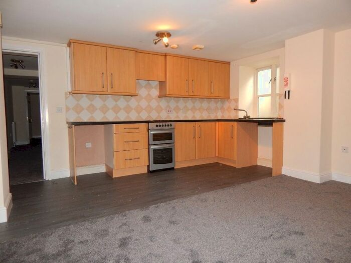2 Bedroom Flat To Rent In Wellfield House, Halifax Road, Staincliffe, Dewsbury, WF13