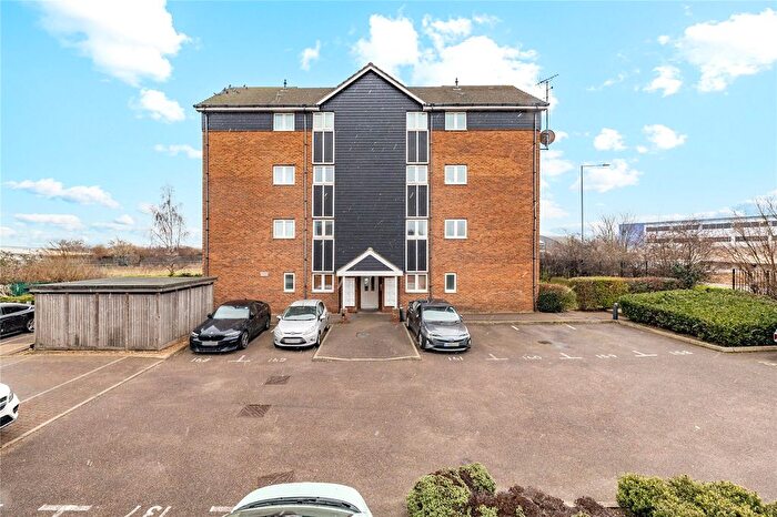 2 Bedroom Flat For Sale In Bridgland Road, Purfleet-On-Thames, Essex, RM19