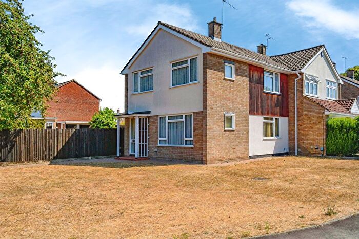 3 Bedroom Semi-Detached House For Sale In Ullswater Road, Hemel Hempstead, HP3