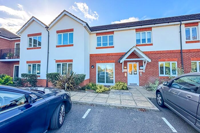 2 Bedroom Flat For Sale In Ashingdon Road, Rochford, SS4