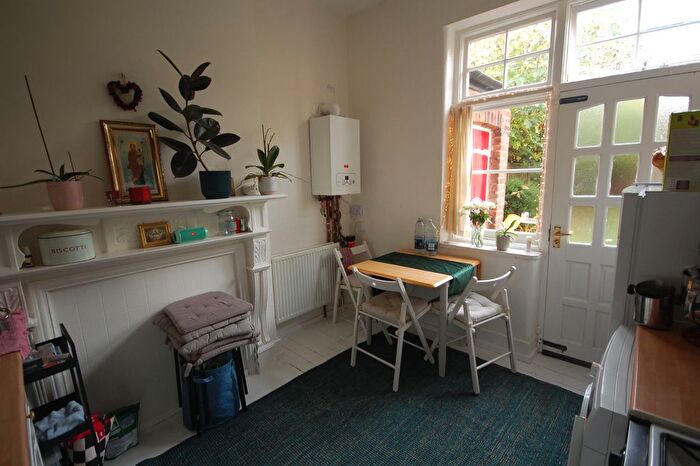 1 Bedroom Flat To Rent In Fauconberg Road, London, W4
