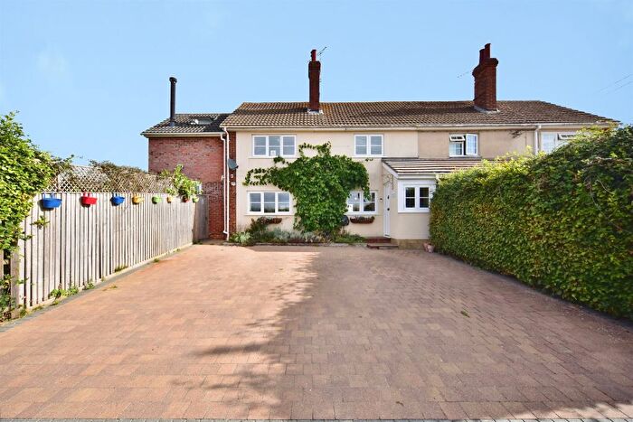 4 Bedroom Semi Detached House For Sale In Horlands Cottages, Marden, Tonbridge, TN12
